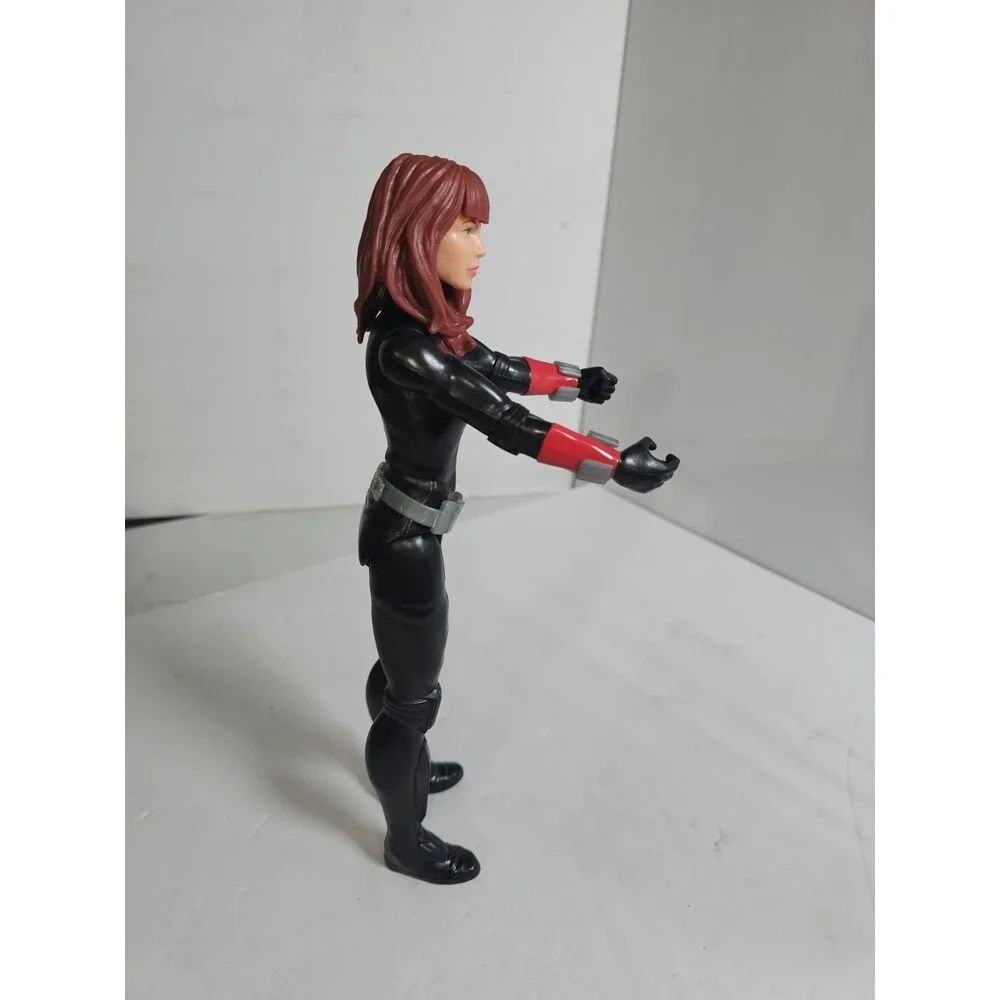 Hasbro Marvel Legends Black Widow Titan Hero Series 11